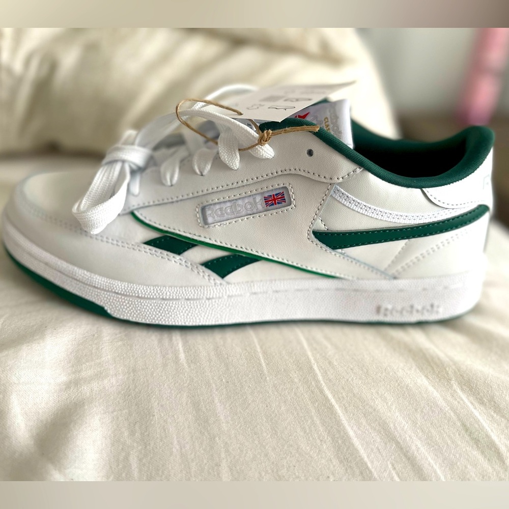 ⭐️ NWT Reebok Club C Revenge ⭐️ size 7 kids/size 9 womens